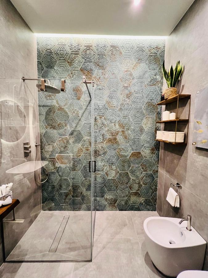 Residenza Rebecca Apartment Trani Bagian luar foto