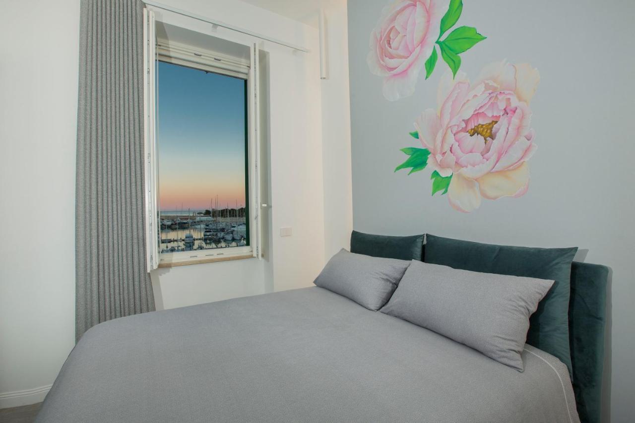 Residenza Rebecca Apartment Trani Bagian luar foto